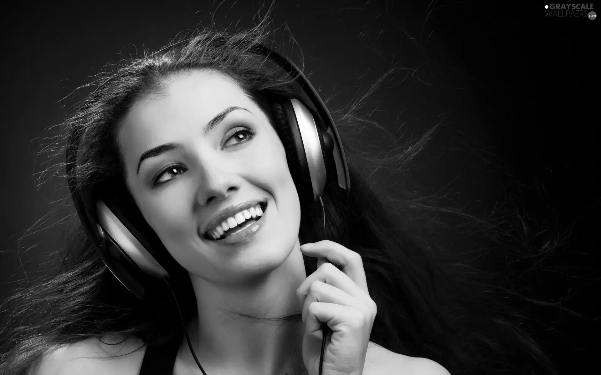 HEADPHONES, Beauty, brunette