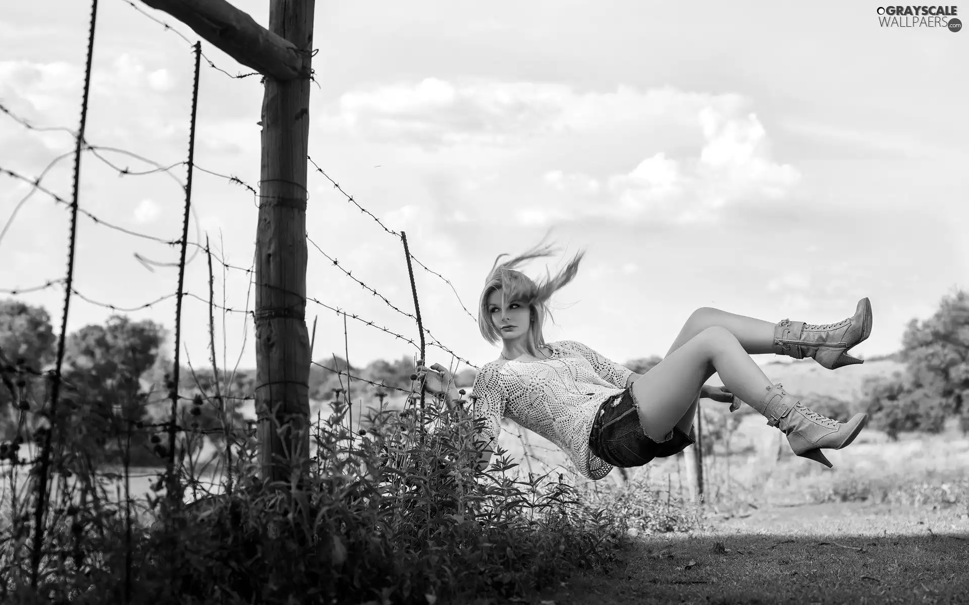 spiky, fence, themselves, Women, rising